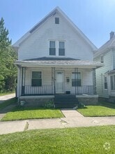 Building Photo - 915 Nesslewood Ave