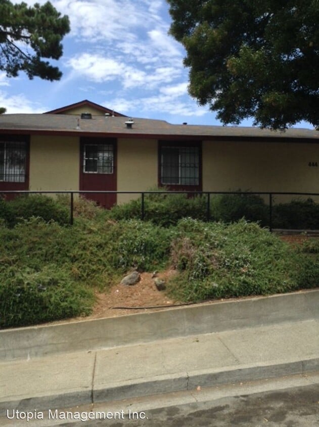 Primary Photo - 2 br, 1.5 bath House - 444 Corcoran Ave #2