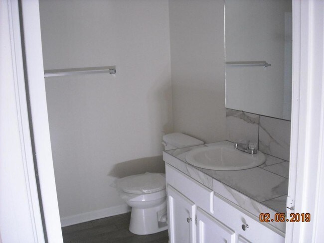 Building Photo - 1354 Stilt St