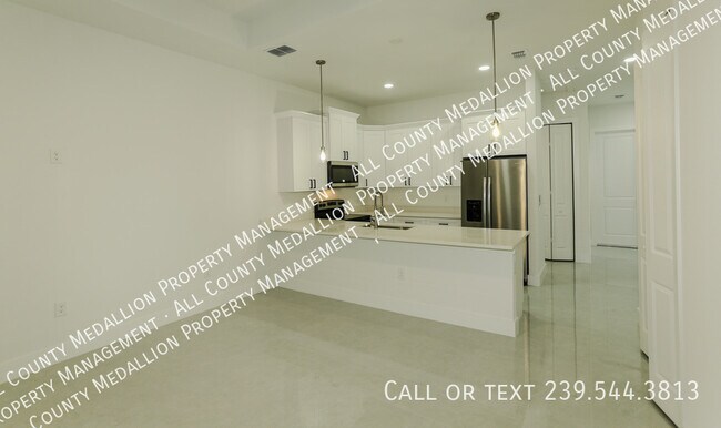 Building Photo - 141 Harold Ave S