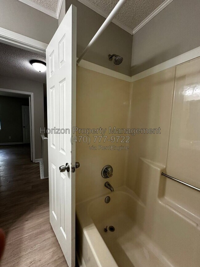 Foto del edificio - 4078 Hidden Hollow Dr