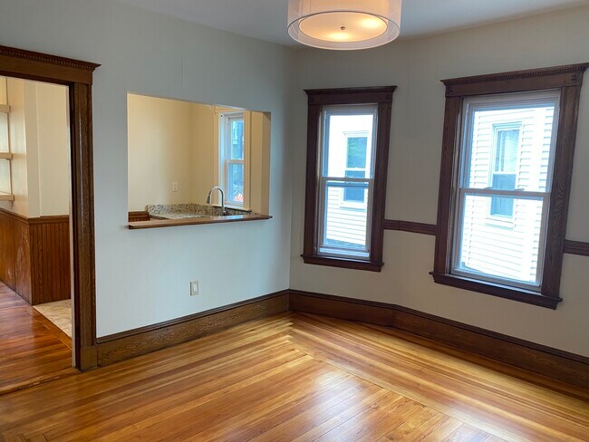 Building Photo - 37 Bromfield Rd