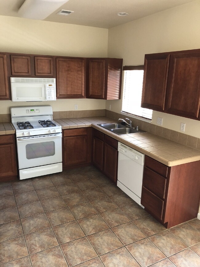 Building Photo - 4220 Amber Marie Ln