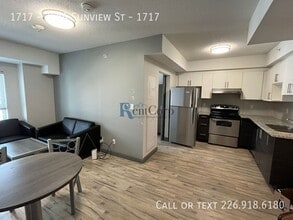 Building Photo - 258A-258A Sunview St