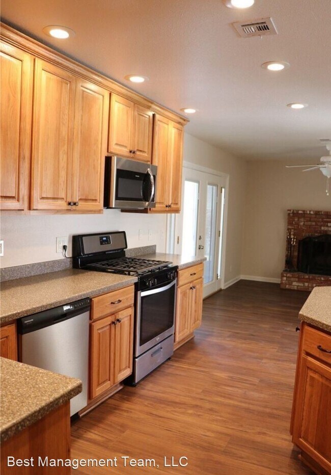 Foto del edificio - 4 br, 2 bath House - 8808 Pavia Dr