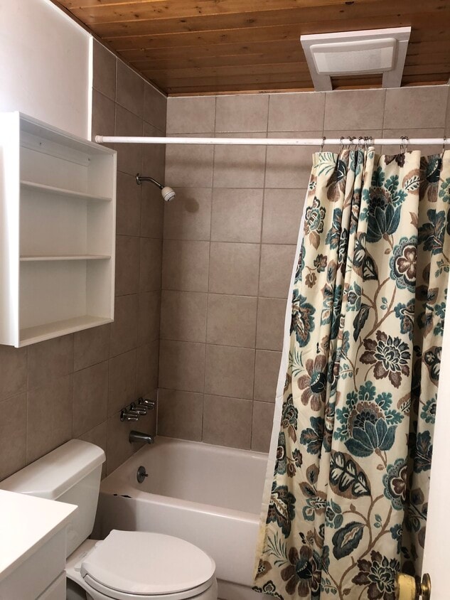 Primary Photo - 117 E 11th Ave
