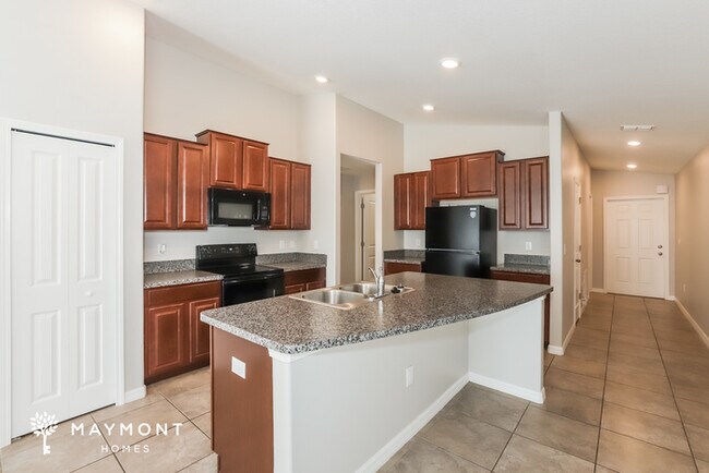 Foto del edificio - Comfortable 3-Bedroom Home