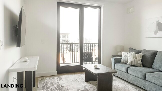 Building Photo - 1007 S Mint St