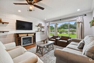 Building Photo - 907 Crenshaw Lake Rd