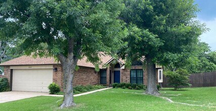 Building Photo - 2207 Warfield Way