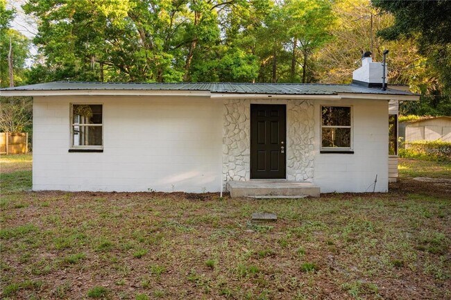 Foto del edificio - 107 Earls Ln