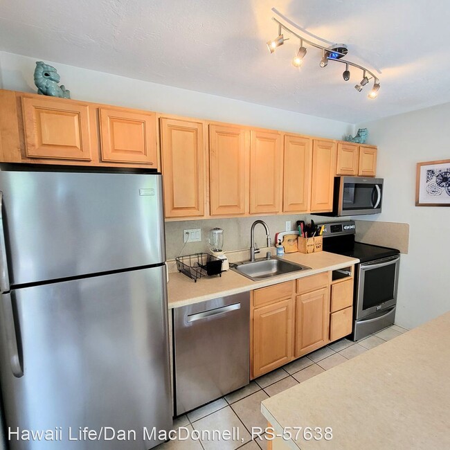 Building Photo - 2 br, 2 bath House - 99 Walaka St. #14