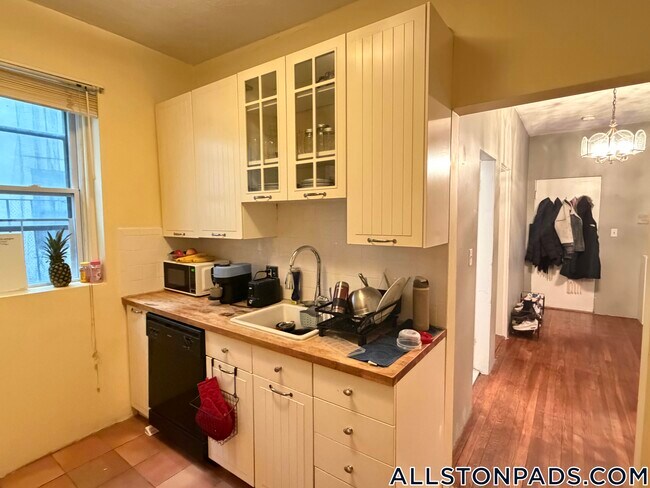 Foto del edificio - 86 Glenville Ave