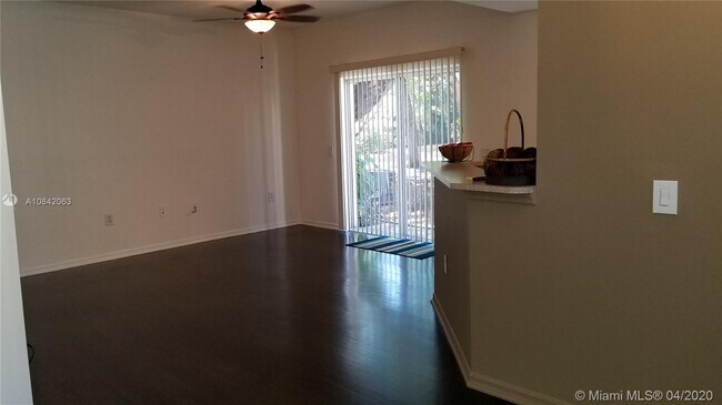 Foto del edificio - 8920 NE 8th Ave  1001 Miami Fl 33138