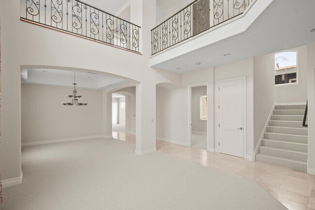 Building Photo - Stunning 4 bed, 4.5 bath home located on a quiet and highly desirable street in Redondo Beach