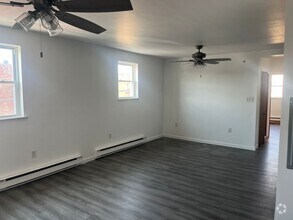 Building Photo - 2555 S Alder St