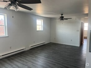 Building Photo - 2555 S Alder St