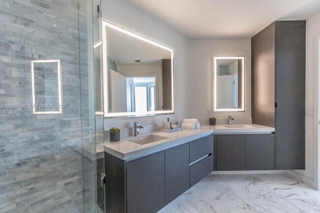 Foto del edificio - 851 NE 1st Ave