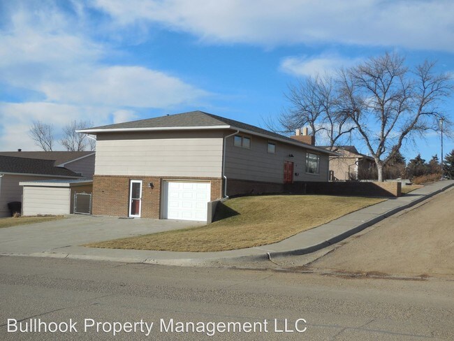 Building Photo - 11 Cypress Dr