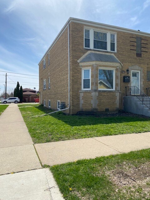 Primary Photo - 7401 W 58th Pl