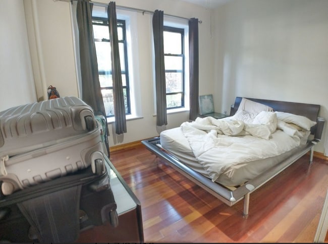 Building Photo - 323 68th St