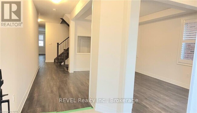 Photo du bâtiment - 9275 White Oak Ave