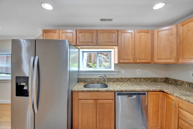 Foto del edificio - 611 L St NE