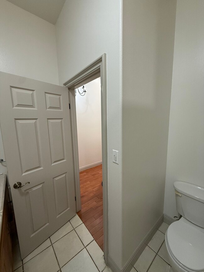 Foto del edificio - 1645 W 36th Pl