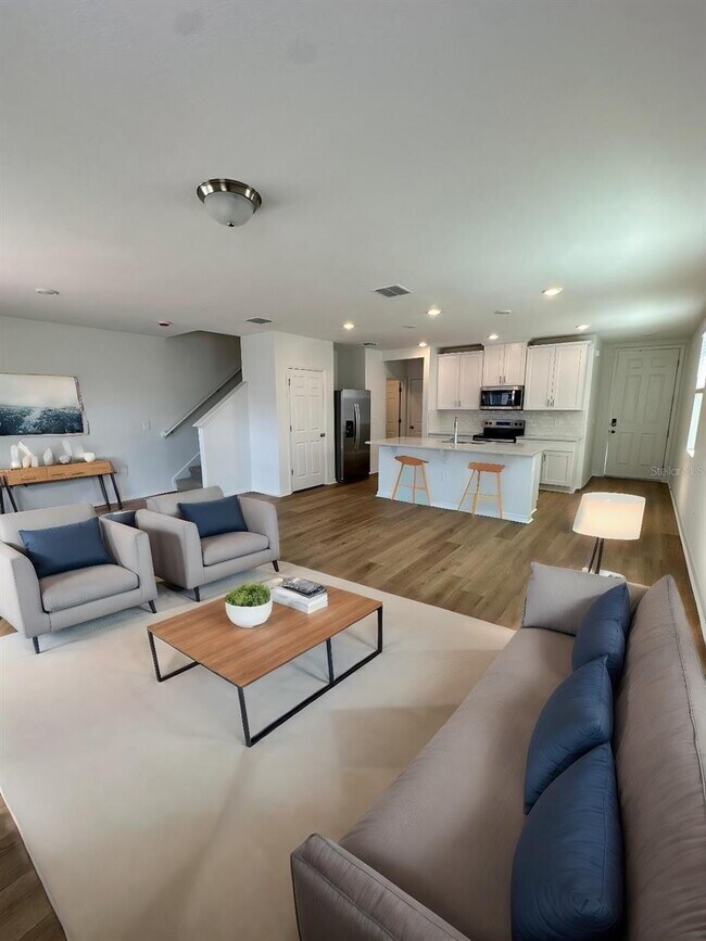 Building Photo - Modern 3-Bed Townhome in Gated Community w...