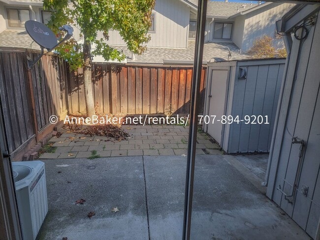 Building Photo - Cloverdale Meadow Condo Available Now
