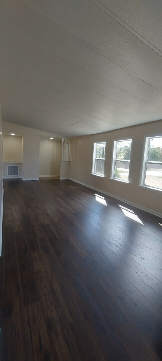 1216 Old Maplehurst Rd, Jacksonville, NC 28540 House Rental in