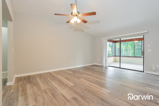 Building Photo - 605 Hanover Dr