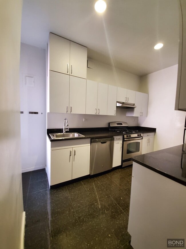 Foto del edificio - 200 W 58th St