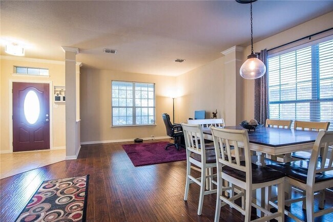Foto del edificio - 1412 Kittyhawk Dr