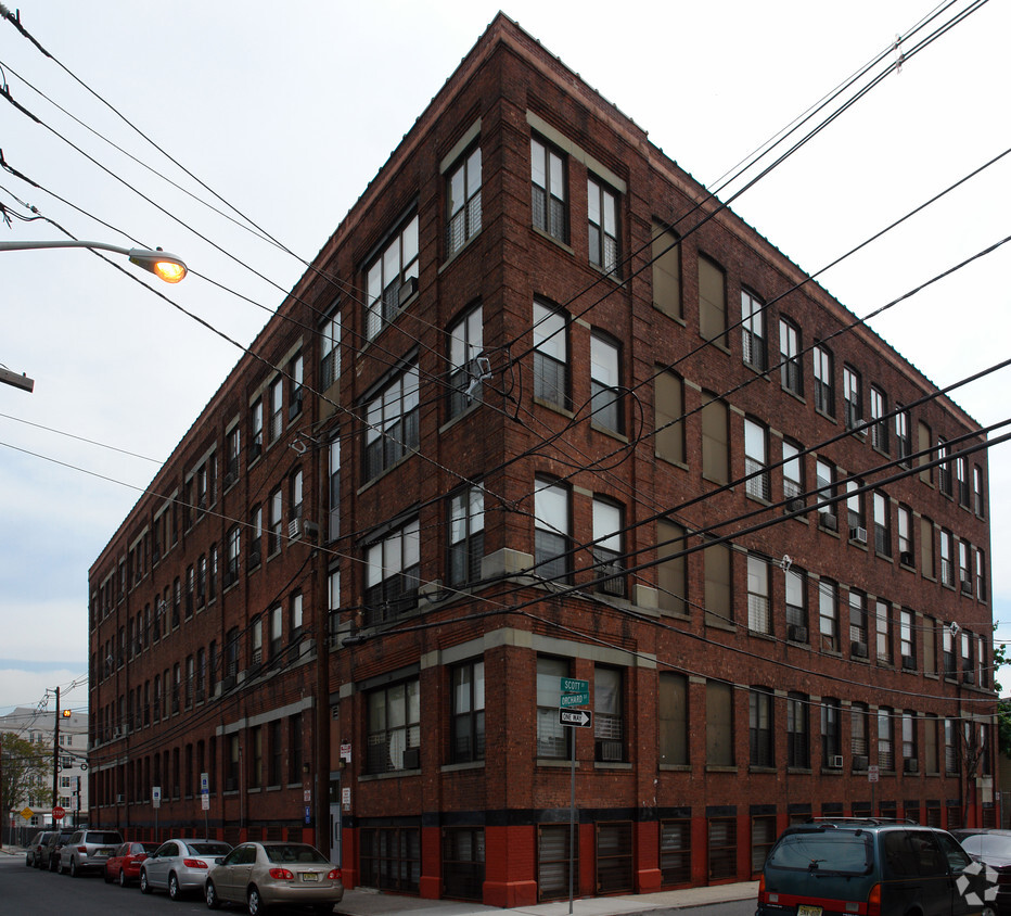 Building Photo - 58-68 Orchard St
