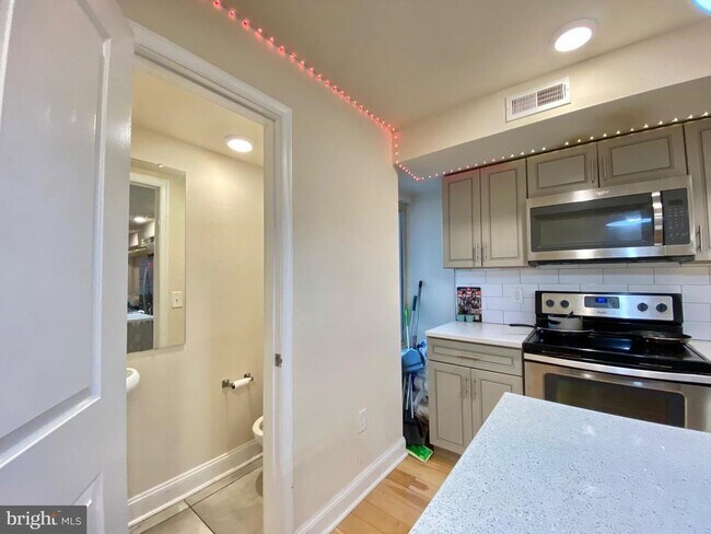 Foto del edificio - 1950 N Gratz St