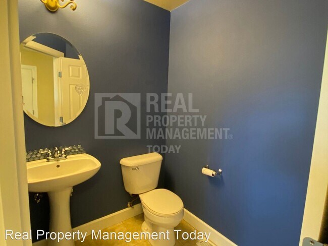 Building Photo - 4 br, 2.5 bath House - 13802 176th St E