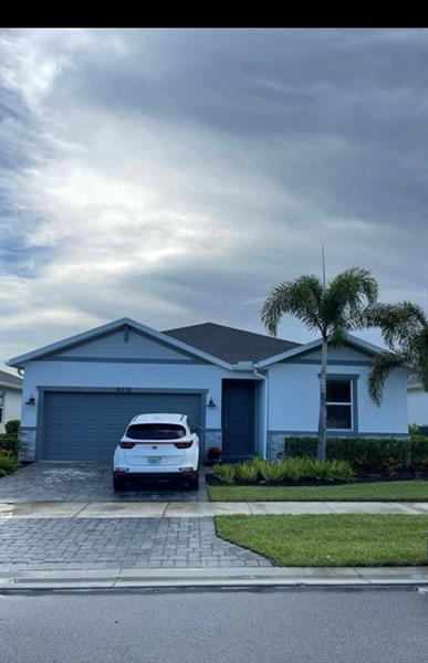 Foto del edificio - 6536 Cloverdale Ave
