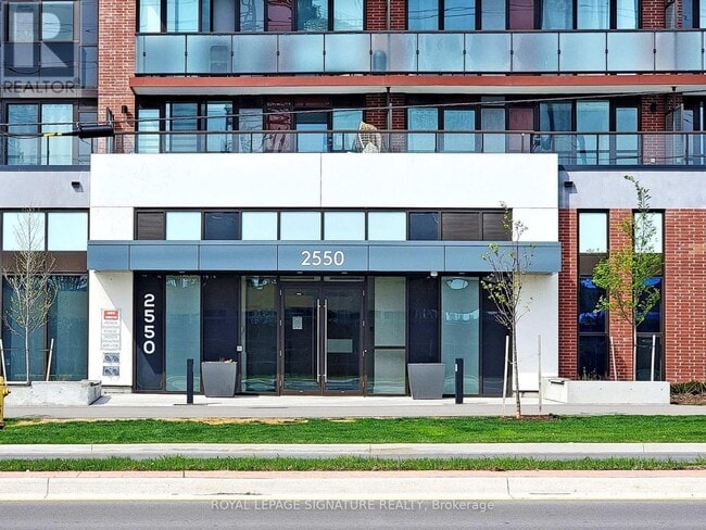Building Photo - 2550 Simcoe St N