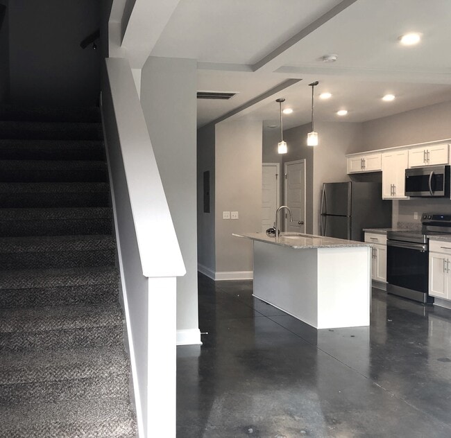 Building Photo - 809 Lynes St