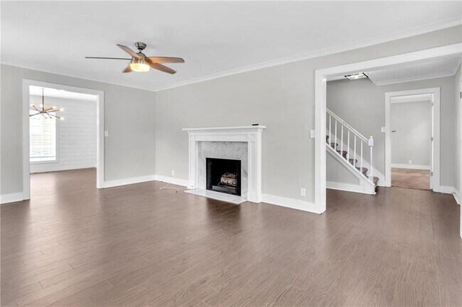 Foto del edificio - 3021 Canton Hills Dr