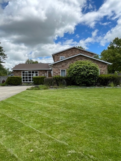 Building Photo - 465 Calverton Pl