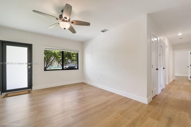 Foto del edificio - 5970 SW 16th St