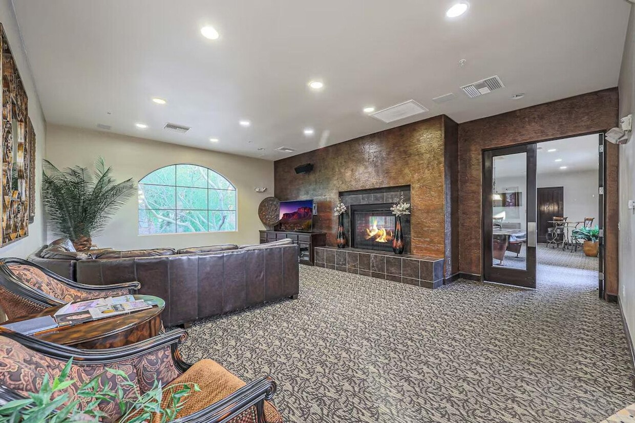 Primary Photo - 5450 E Deer Valley Dr