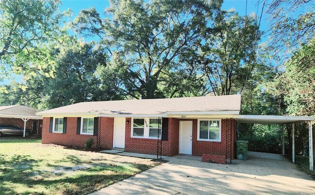 Building Photo - 1014 Rosedale Dr