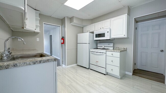 Foto del edificio - 808 E Main St