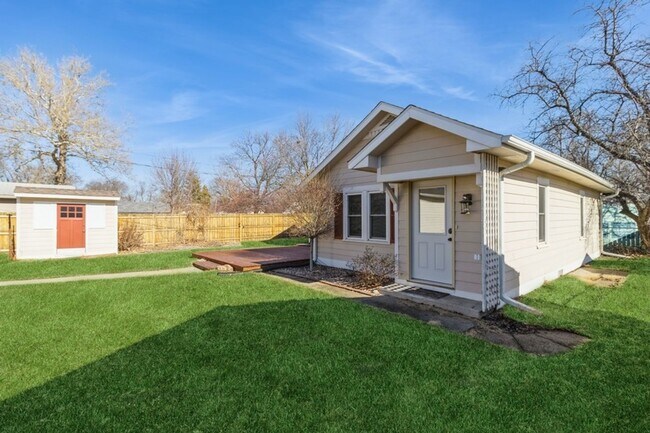 Foto del edificio - CHARMING RANCH!! 2 Bed, 1 Bath Home in Urbandale