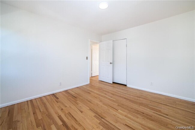 Building Photo - 7 Yonkers Terrace