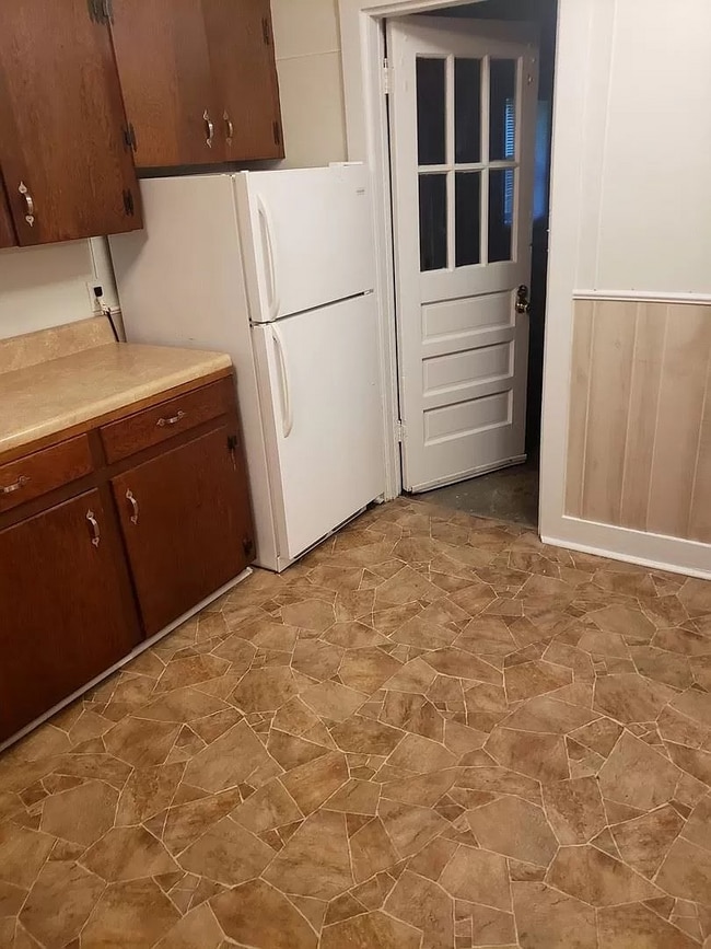 Building Photo - Charming 3 Bed, 2 Bath Home Near It All!