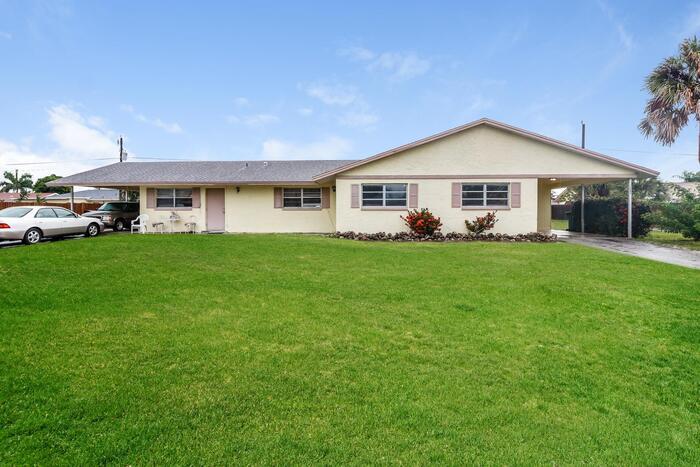 Primary Photo - NICE 2/1 DUPLEX IN NAPLES!